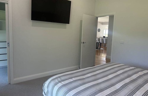Yarram Other | Luxury farm house, Woodside. 10 min to a beach or a 25 min drive to a forest.