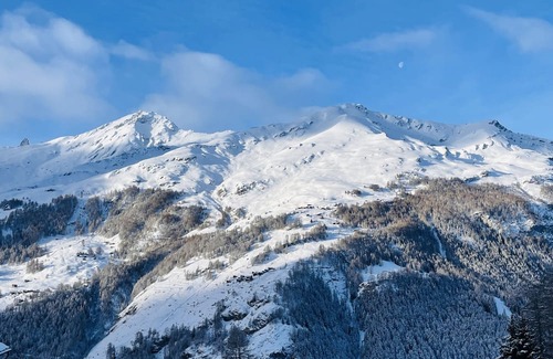 Evolene Ski Chalet | Grange Rénovée 80m2 vue Panoramique au Calme, Accès Facile