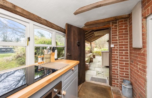 Steyning House | The Milkhouse - Baking and wreath making workshops on site