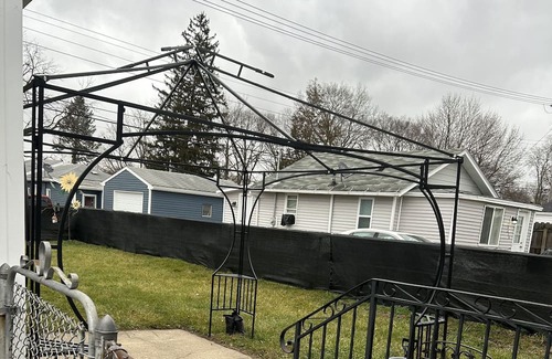 Mishawaka House | Cozy "pet-friendly" quiet, close to Notre Dame, and in a very safe location.