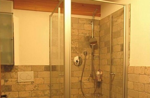 Kirchensittenbach Apartment | Longhouse Hohenstein Castle