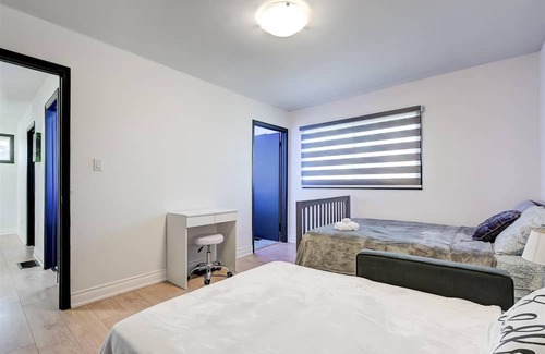 Markham House | Cozy home in Markham city where you can gather with family and friends.