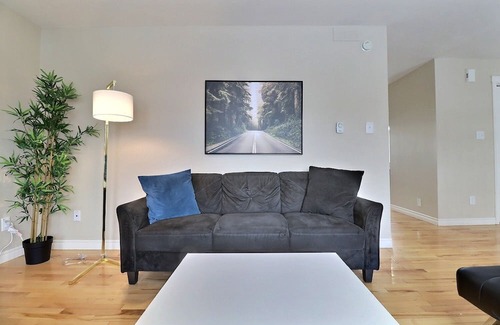 Moncton House | Cozy Home in Central Moncton WFH NBCC