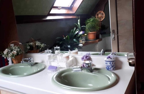 Maurepas House | Maison au Calme, Avec Joli Jardin, Proche de Toutes Commodités, de Versailles