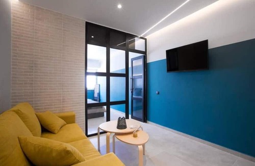 Omonia Apartment | City Center Modern Renovated Apartment