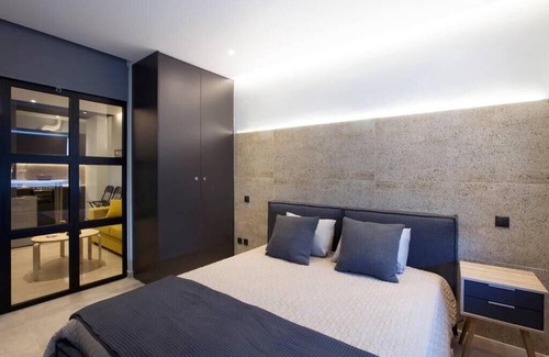 Omonia Apartment | City Center Modern Renovated Apartment