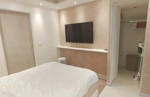 Publier Apartment | Apartment 'Superbe Cocon En Bord Du Lac' with Lake View and Wi-Fi
