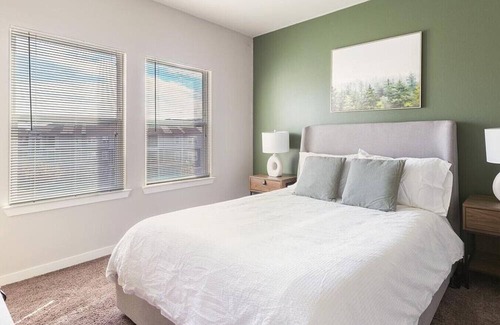 Brooks City Base Apartment | Landing at The Anderson at Brooks - 2 Bedrooms in Stinson Airport Vicinity