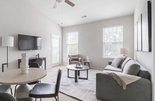 Johns Island Apartment | Landing at Crowne at Live Oak Square - 2 Bedrooms in Charleston