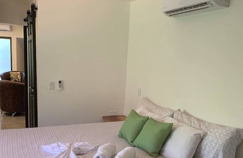 Uvita Cabin | Modern Jungle Cabana#9 - 4 Bedrooms with 2 King, 2 bunk beds and 2 bathrooms!