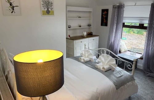 Frosterley Cottage | Stunning Cottage with Log Burner