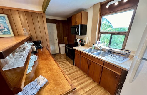 Kealia Apartment | Garden Apartment Hideaway, minutes from Two Steps & Ho'okena Beach