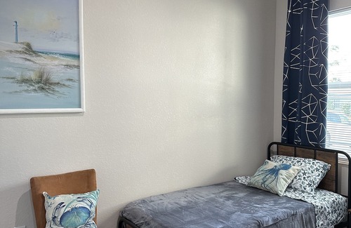 Englewood East House | Tropical 3 bedroom10 min to Englewood beach