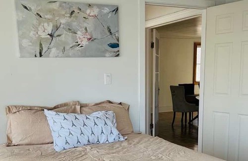 Central Elgin Cottage | Tranquil Coastal Escape, minutes to Port Stanley Beach. Pet-Friendly!