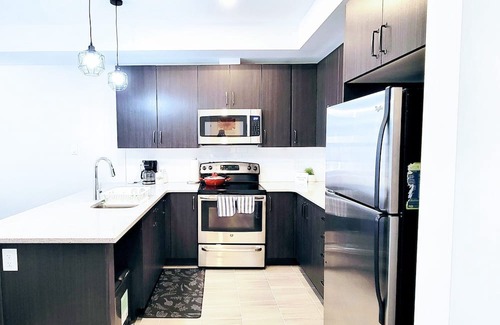 Ottawa Division House | New Build+PrimeTV+Movie+Games+Airport 10 mins