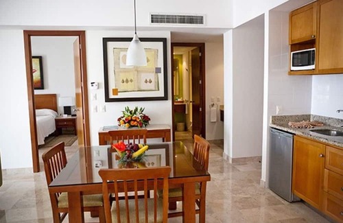 Costa Azul Resort | Spacious 1-Bedroom Suite With Kitchen and Balcony