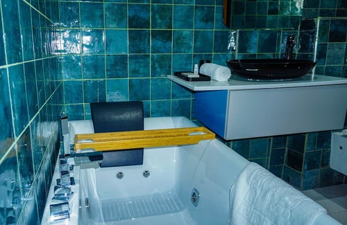 Cocody Apartment | Executive flat, spacious and refined decor