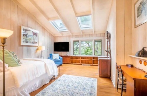 Carpinteria House | Vista Grande, a home on a working avocado orchard in an iconic small beach town