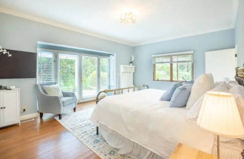 Carpinteria House | Vista Grande, a home on a working avocado orchard in an iconic small beach town