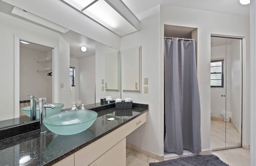 Fruitville House | Peaceful Waterview with Enclosed Pool and Serenity Water View
