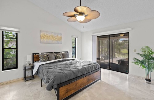 Fruitville House | Peaceful Waterview with Enclosed Pool and Serenity Water View