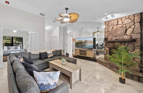 Fruitville House | Peaceful Waterview with Enclosed Pool and Serenity Water View
