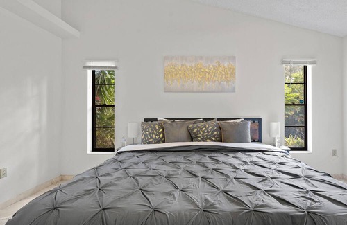 Fruitville House | Peaceful Waterview with Enclosed Pool and Serenity Water View