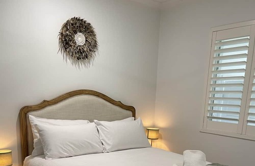 Blayney House | The Albion - Light & Cosy