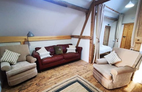 Longtown House | The Granary at Gwatkin Red Cow