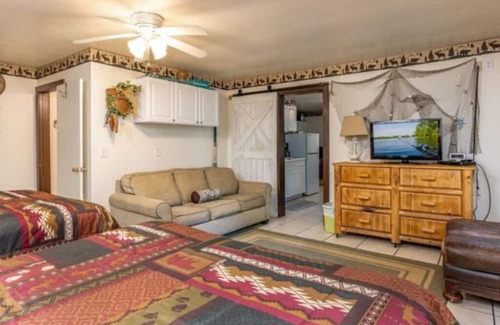 Cleora Cabin | The Mockingbird Cabin