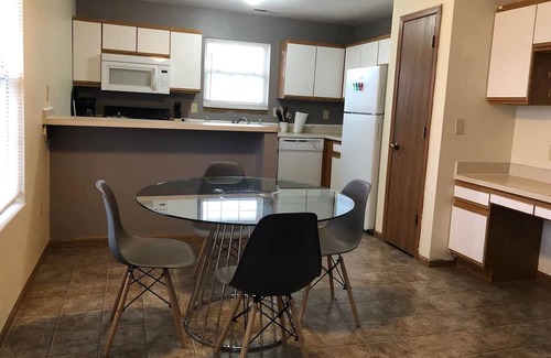 Bloomington Apartment | 2 Bedroom Apartment Next To Rivian