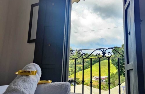 Salento House | Rincón Magico a 4 Cuadras del Parque, Vista Hacia la Montaña Para Ti,tu Familia!