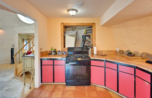 Crestone Apartment | Pet-Friendly Crestone Studio Near Hiking Trails!