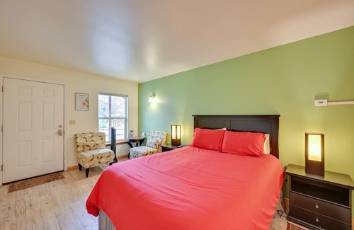 Crestone Apartment | Pet-Friendly ‘Fifth Dimension’ Studio in Crestone!