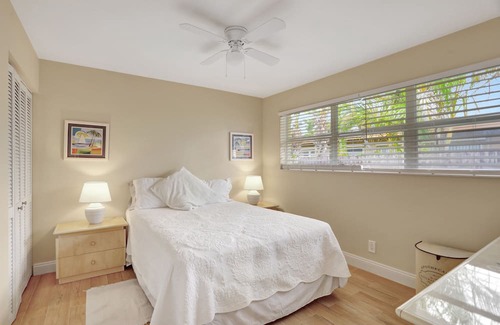 Harbor Village House | Pompano Beach House 15mins walk to beach.