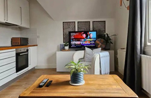 Barbourne Apartment | Pass the Keys | Charming 1 Bedroom Apartment in Historic Barbourne