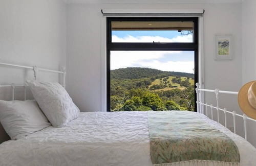 Red Hill House | Alkira Red Hill - Peaceful haven with magnificent 180 degree bay and mountain views