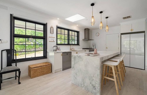 Red Hill House | Alkira Red Hill - Peaceful haven with magnificent 180 degree bay and mountain views