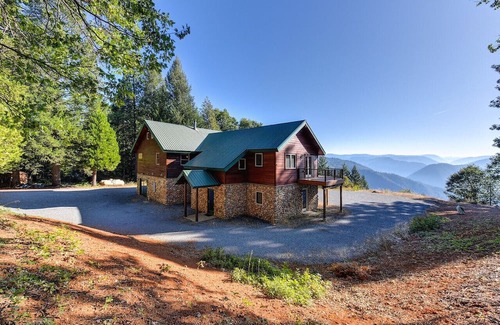 Gold Run House | Sierra Foothills Retreat