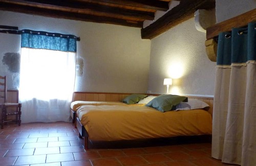 Lurcy-Levis Cottage | Gite Lurcy-Lévis, 2 bedrooms, 6 persons
