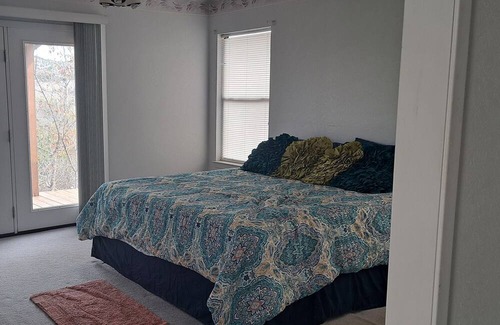 Comfort House | Views Views Views! Spacious & Close to The Fun!