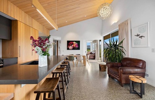 Lake Hayes House | Little on Threepwood