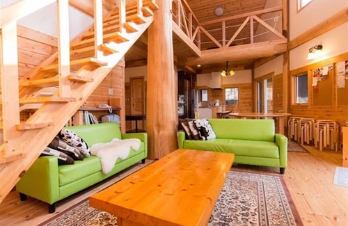 Kofu-cho RV Rental | Special Log Cottage 15 people Jacuzzi openai / Maniwa City Okayama
