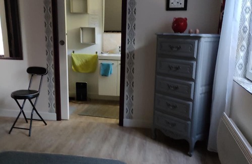 Boisredon House | Holiday Home 'La Font Des Ânes' with Lake View, Wi-Fi and Air Conditioning