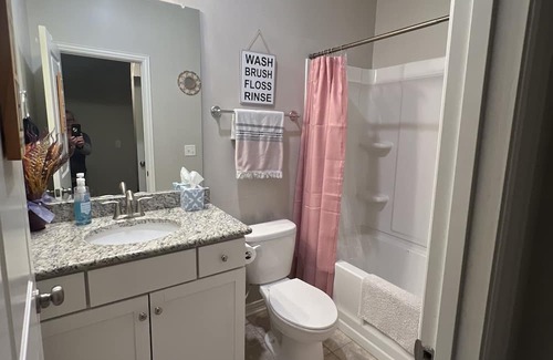 Spring Hill House | Professional Short Term Rental! Close to everything in Spring Hill! Pet Friendly