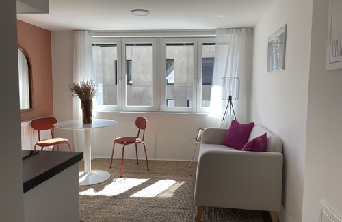 Dornbirn Apartment | "Rom 6 - Creative Living Sanctuary for City Explorers in the Heart of Dornbirn"