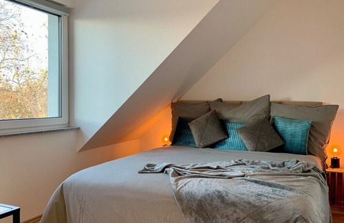 Wilhelmsruh Apartment | Luxury Penthouse: Jacuzzi, Pool table, BBQ & desks