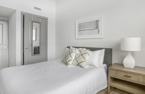 Kent Apartment | Modern Apartment in Prime Location (ID9335X34)