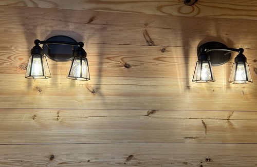 Wing Cabin | Rustic and Elegant log cabin nestled in the Conecuh National Forest.