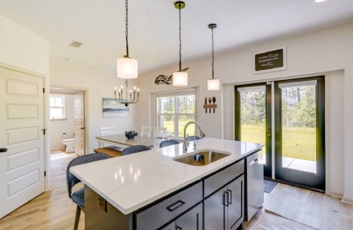 Cedar Grove House | New! 4BR Beach Bliss -15-Mins Getaway Sleeps 12